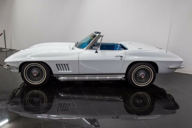 Chevrolet Corvette 1967 image number 28