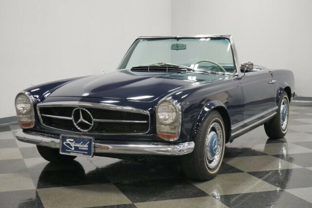 Mercedes-Benz 200-Series 1966 image number 44