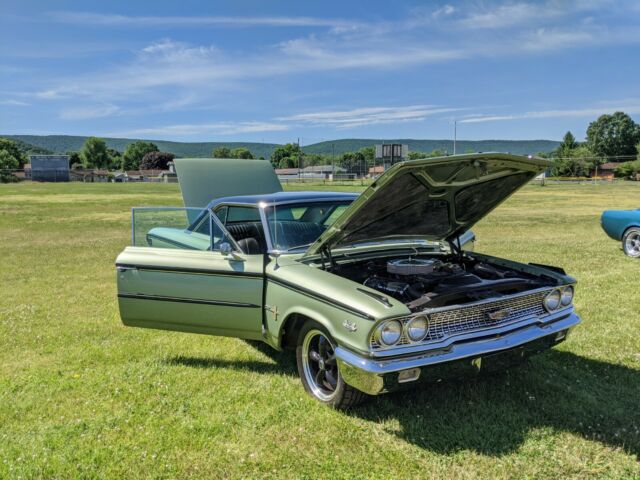 Ford Galaxie 1963 image number 0