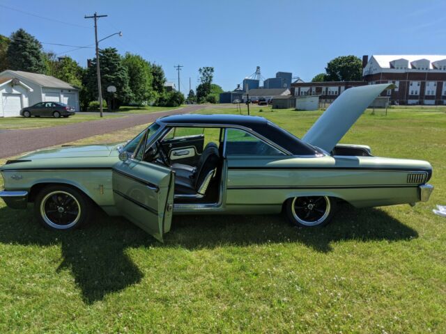 Ford Galaxie 1963 image number 16