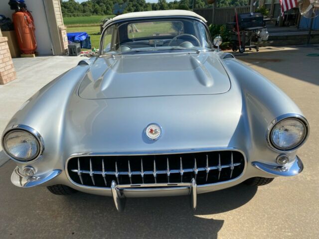 Chevrolet Corvette 1956 image number 2