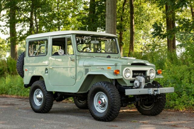 Toyota Land Cruiser 1970 image number 0