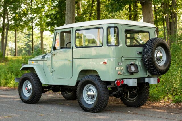 Toyota Land Cruiser 1970 image number 29