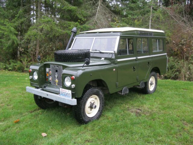 Land Rover Long DeLuxe Safari Station Wagon 1971 image number 0