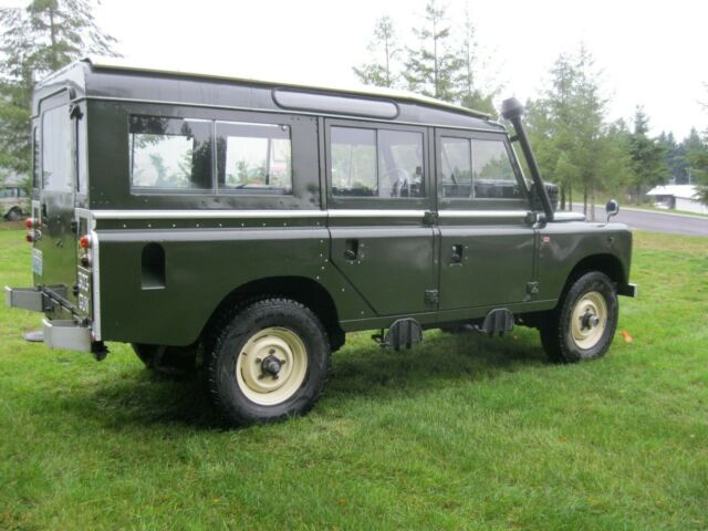 Land Rover Long DeLuxe Safari Station Wagon 1971 image number 27