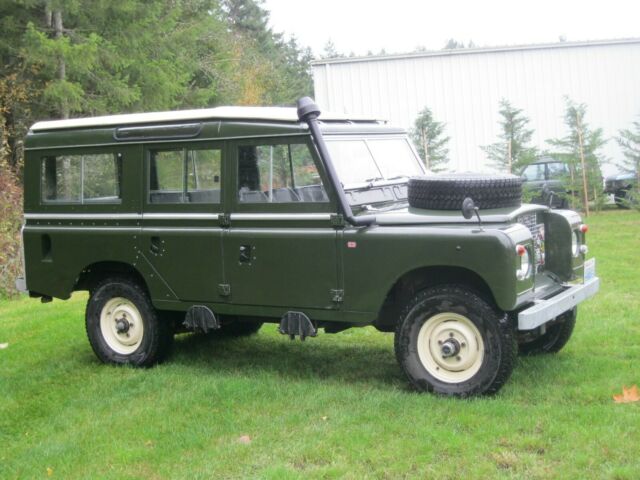 Land Rover Long DeLuxe Safari Station Wagon 1971 image number 28