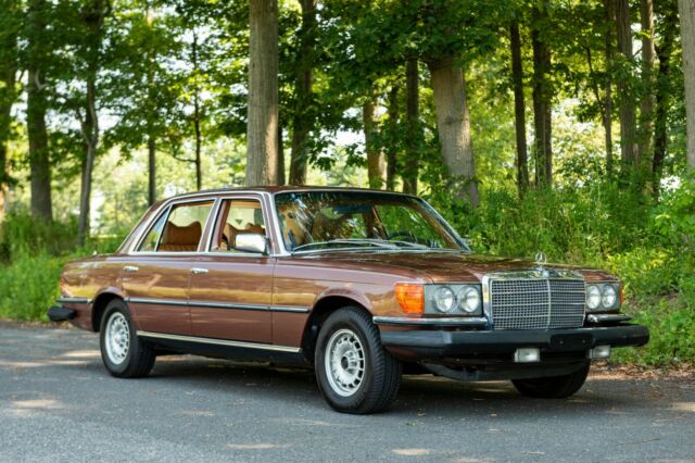 Mercedes-Benz 400-Series 1977 image number 5