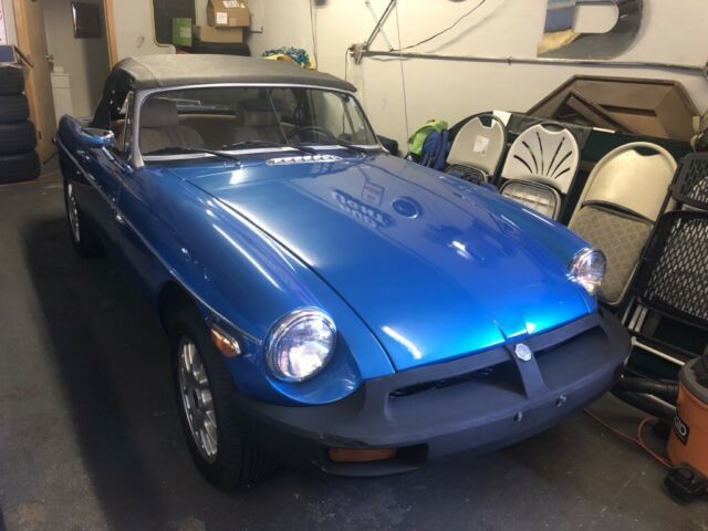 MG MGB 1977 image number 0