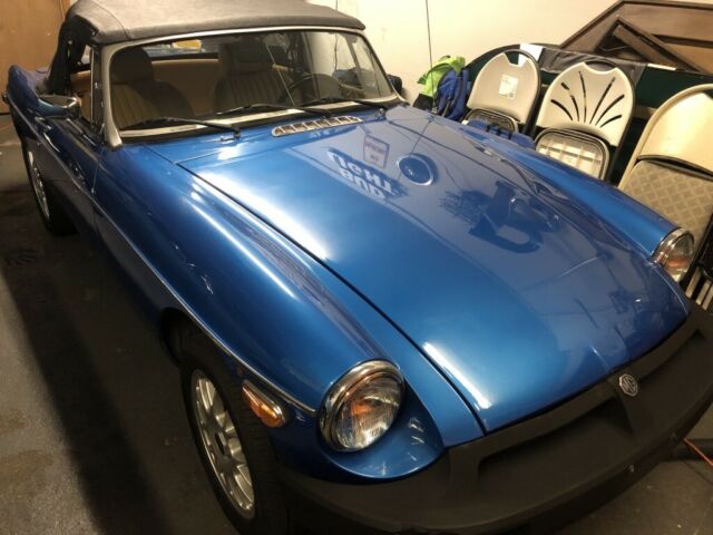 MG MGB 1977 image number 30