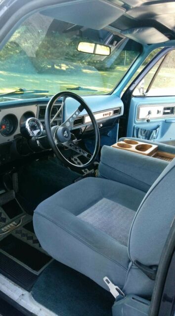 Chevrolet Stepside Pickup 1975 image number 19