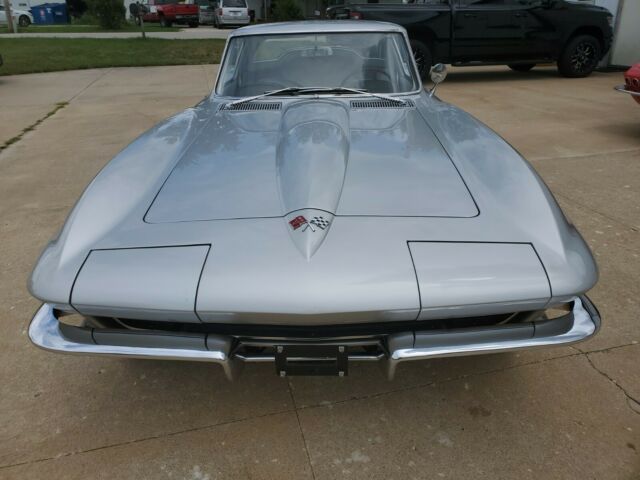 Chevrolet Corvette 1965 image number 1