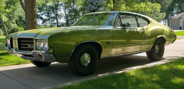 Oldsmobile Cutlass 1971 image number 1