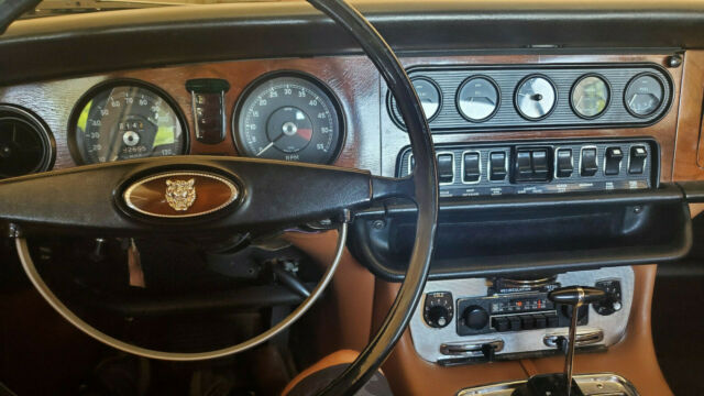 Jaguar XJ6 1973 image number 3