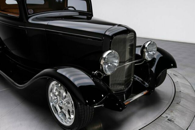 Ford 3-Window Coupe 1932 image number 14