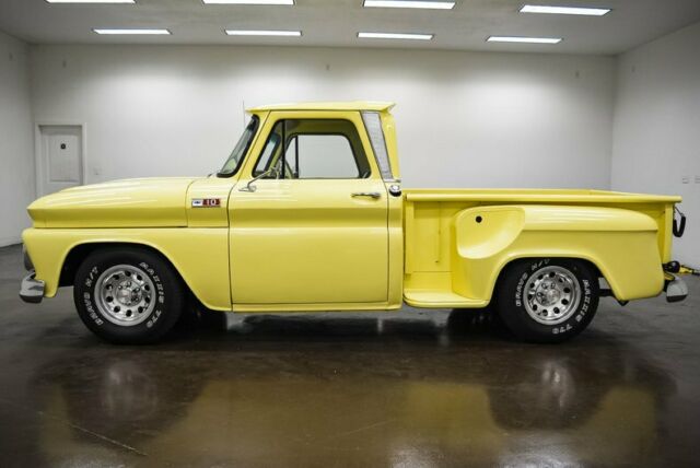 Chevrolet C-10 1965 image number 3