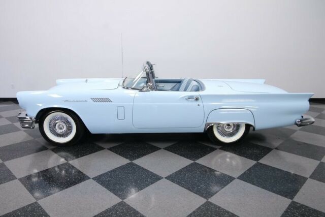 Ford Thunderbird 1957 image number 2