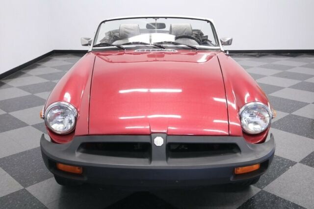 MG MGB 1975 image number 19