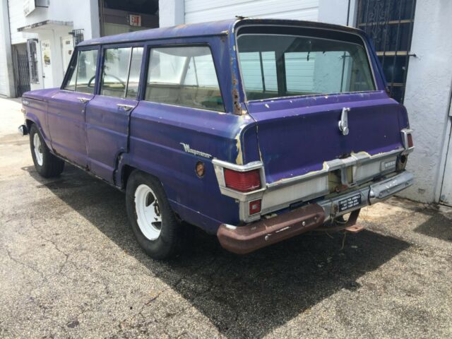 Jeep Wagoneer 1969 image number 28