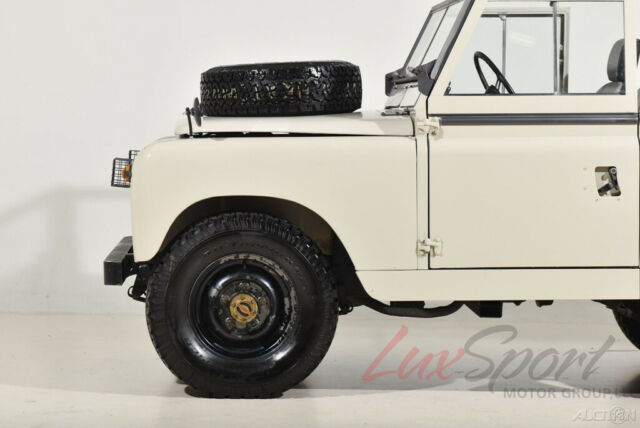 Land Rover Series 2 Safari 1962 image number 2