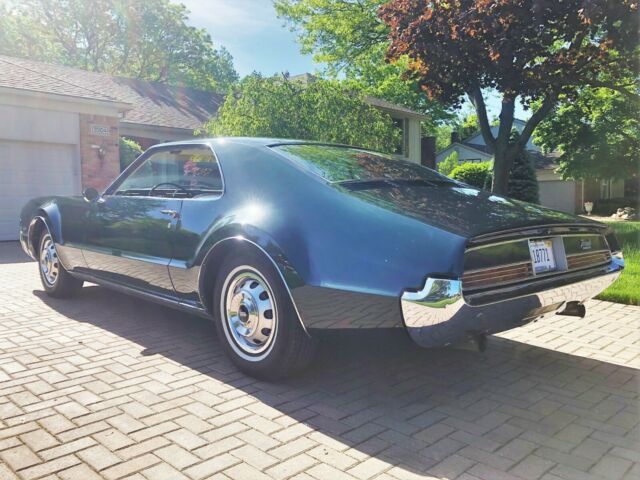 Oldsmobile Toronado 1966 image number 29