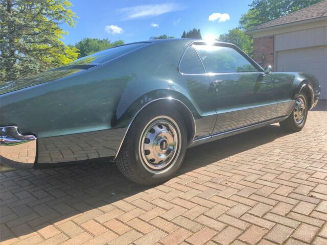 Oldsmobile Toronado 1966 image number 31