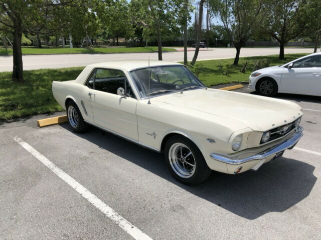 Ford Mustang 1965 image number 1