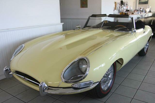 Jaguar E-Type 1967 image number 11