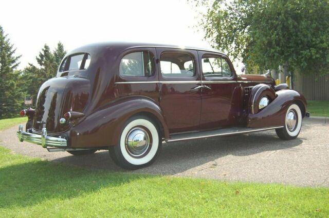 Cadillac Series 85 4dr Sedan 1936 image number 16