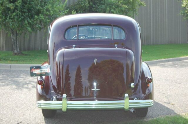 Cadillac Series 85 4dr Sedan 1936 image number 26