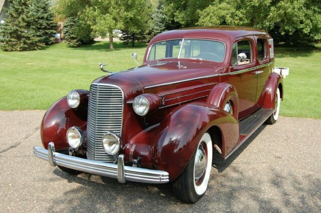 Cadillac Series 85 4dr Sedan 1936 image number 30