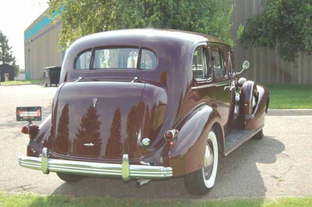 Cadillac Series 85 4dr Sedan 1936 image number 31