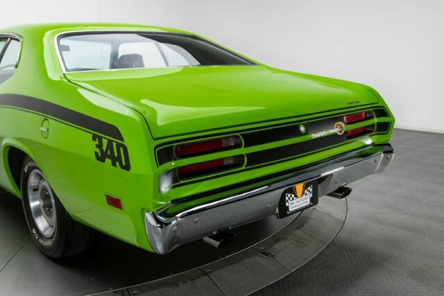 Plymouth Duster 1971 image number 22