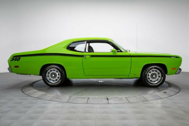 Plymouth Duster 1971 image number 32