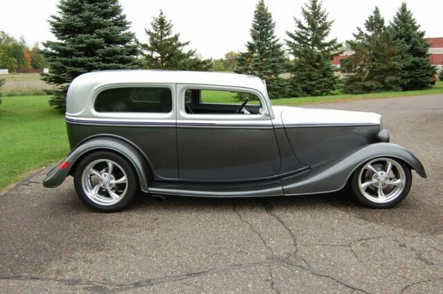 Ford 2 Door Street Rod 1933 image number 28