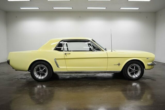 Ford Mustang 1965 image number 7