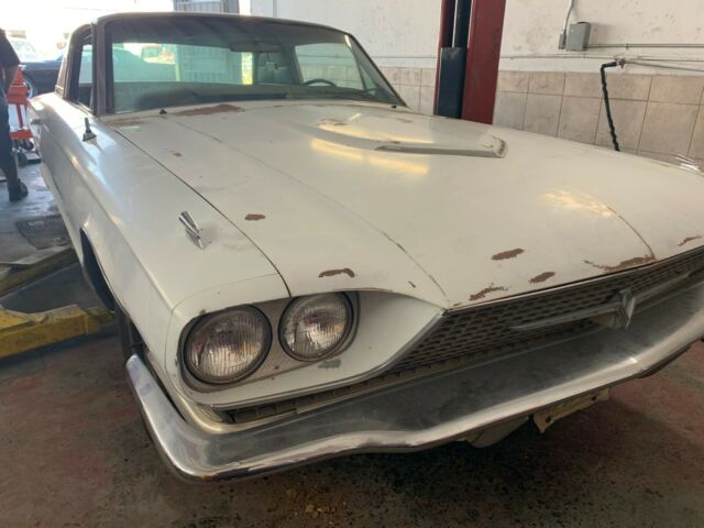 Ford Thunderbird 1966 image number 0