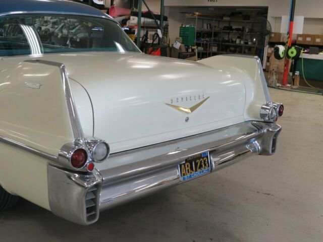 Cadillac DeVille 1957 image number 13