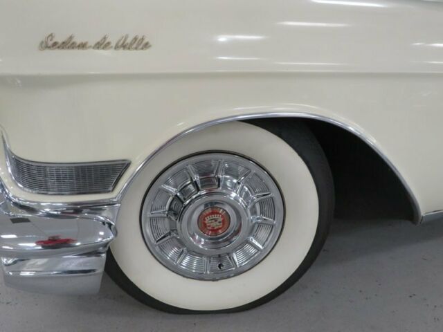 Cadillac DeVille 1957 image number 17