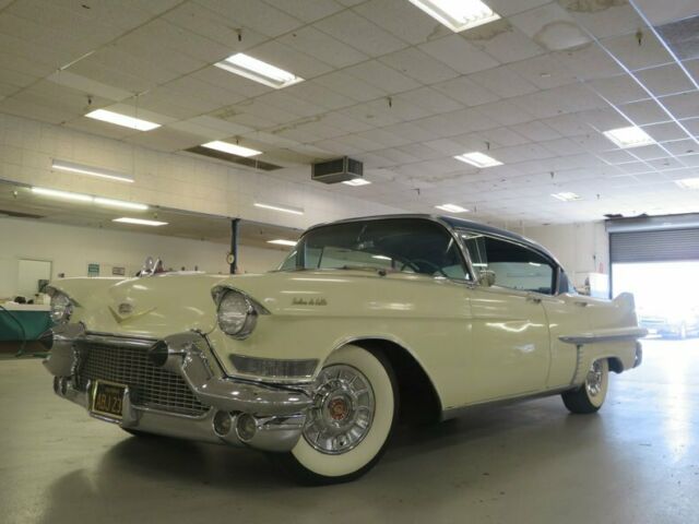 Cadillac DeVille 1957 image number 2