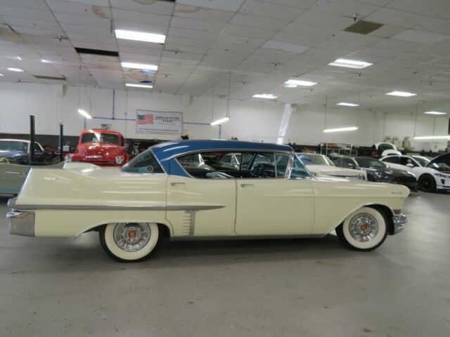 Cadillac DeVille 1957 image number 9