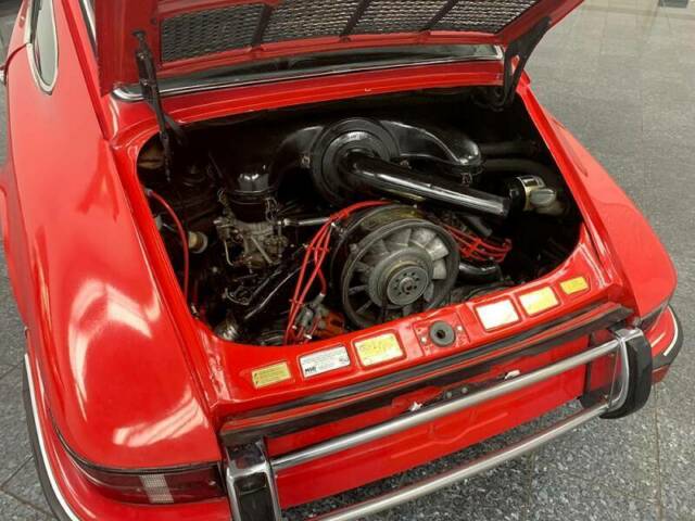 Porsche 911 1971 image number 21