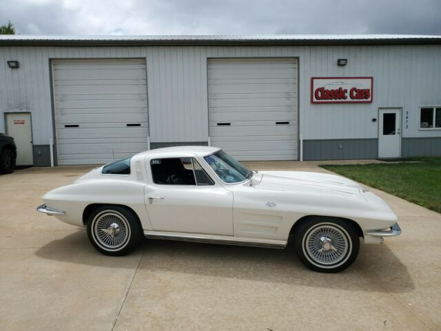 Chevrolet Corvette 1964 image number 29