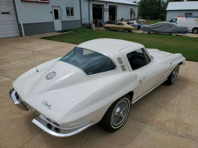 Chevrolet Corvette 1964 image number 31