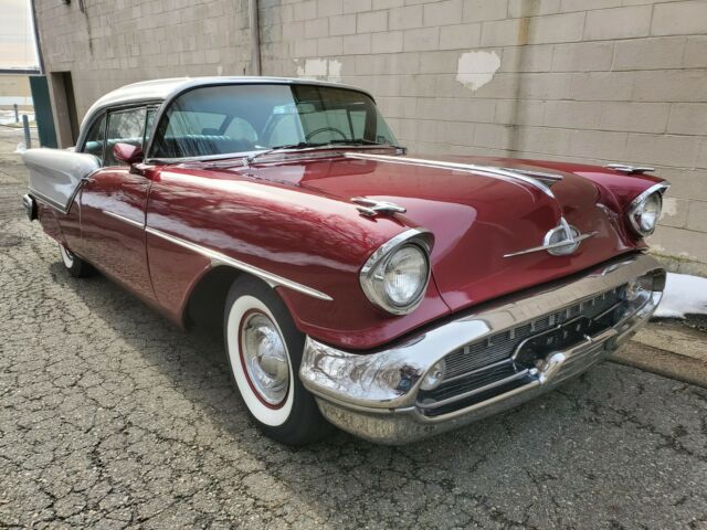 Oldsmobile Eighty-Eight 1957 image number 14