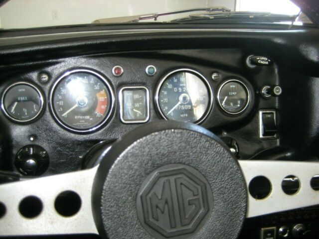 MG MGB 1971 image number 3