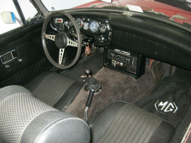 MG MGB 1971 image number 4