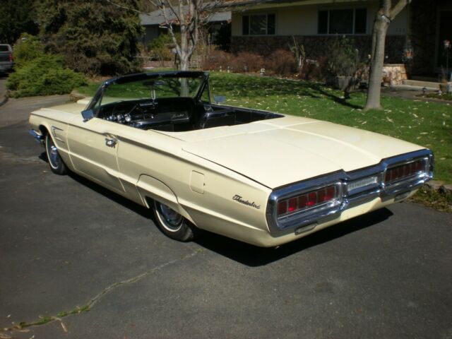 Ford Thunderbird 1965 image number 1