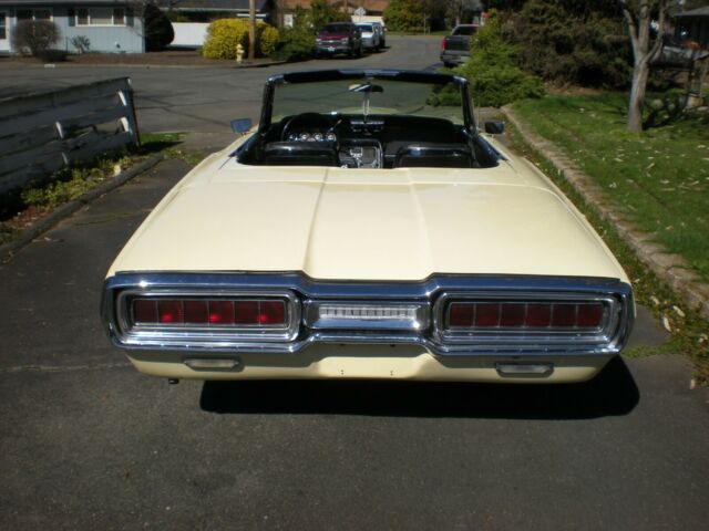 Ford Thunderbird 1965 image number 15