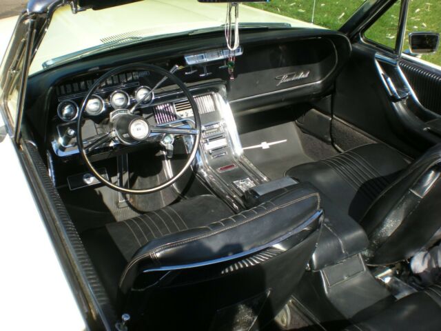 Ford Thunderbird 1965 image number 4