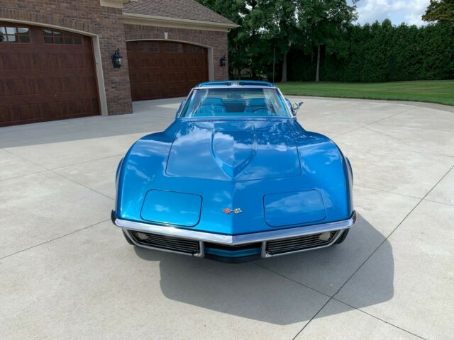 Chevrolet Corvette 1969 image number 2